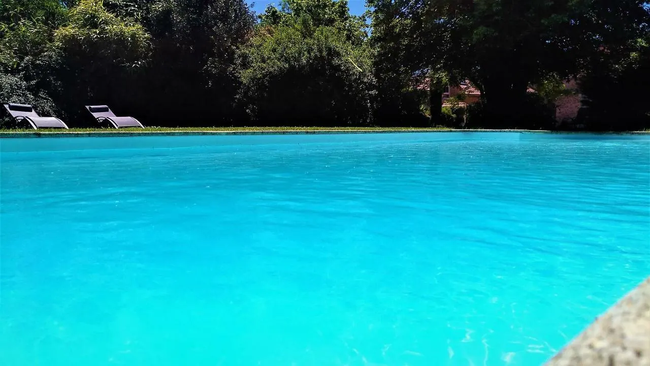 Domaine D'Aromm - Chambres D'Hotes & Gites - Piscine, Etangs & Animaux - Au Calme Ouches 0*,  Frankrijk