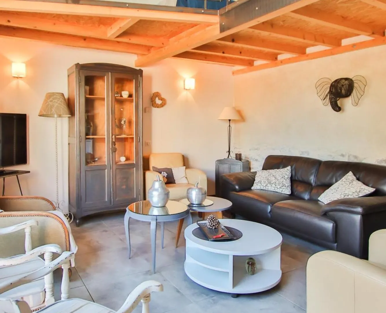 Guest house Domaine D'Aromm - Chambres D'Hotes & Gites - Piscine, Etangs & Animaux - Au Calme Ouches